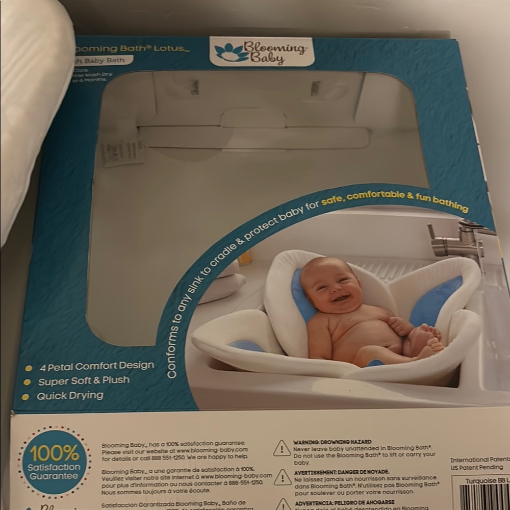 Blooming Baby Bath Lotus - White and Blue